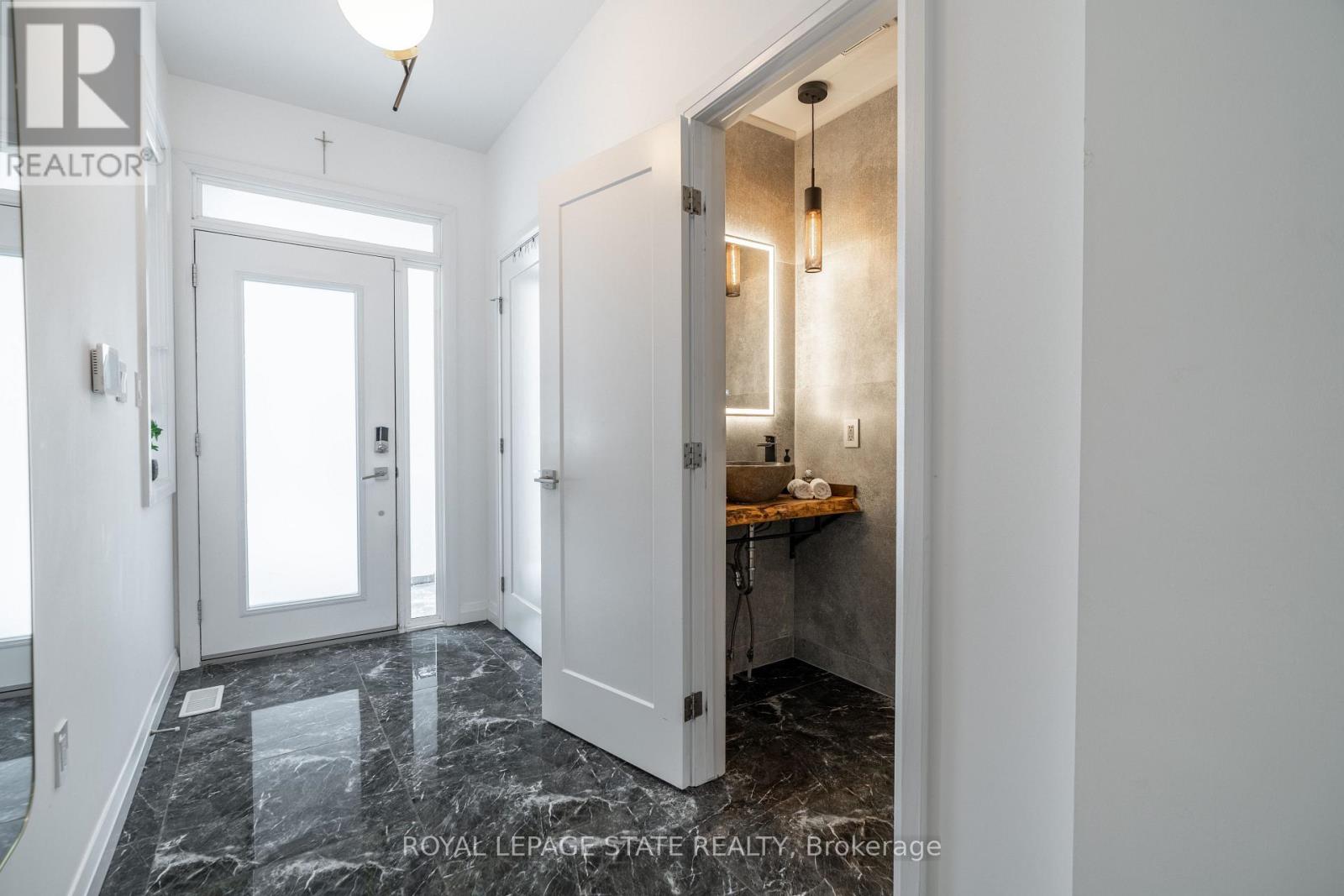 22 - 35 Midhurst Heights, Hamilton, Ontario  L8J 0K9 - Photo 4 - X12991056