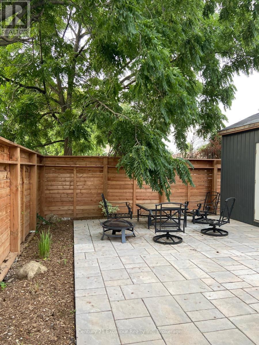 881 Lawrence Road, Hamilton, Ontario  L8K 2A4 - Photo 17 - X12973214