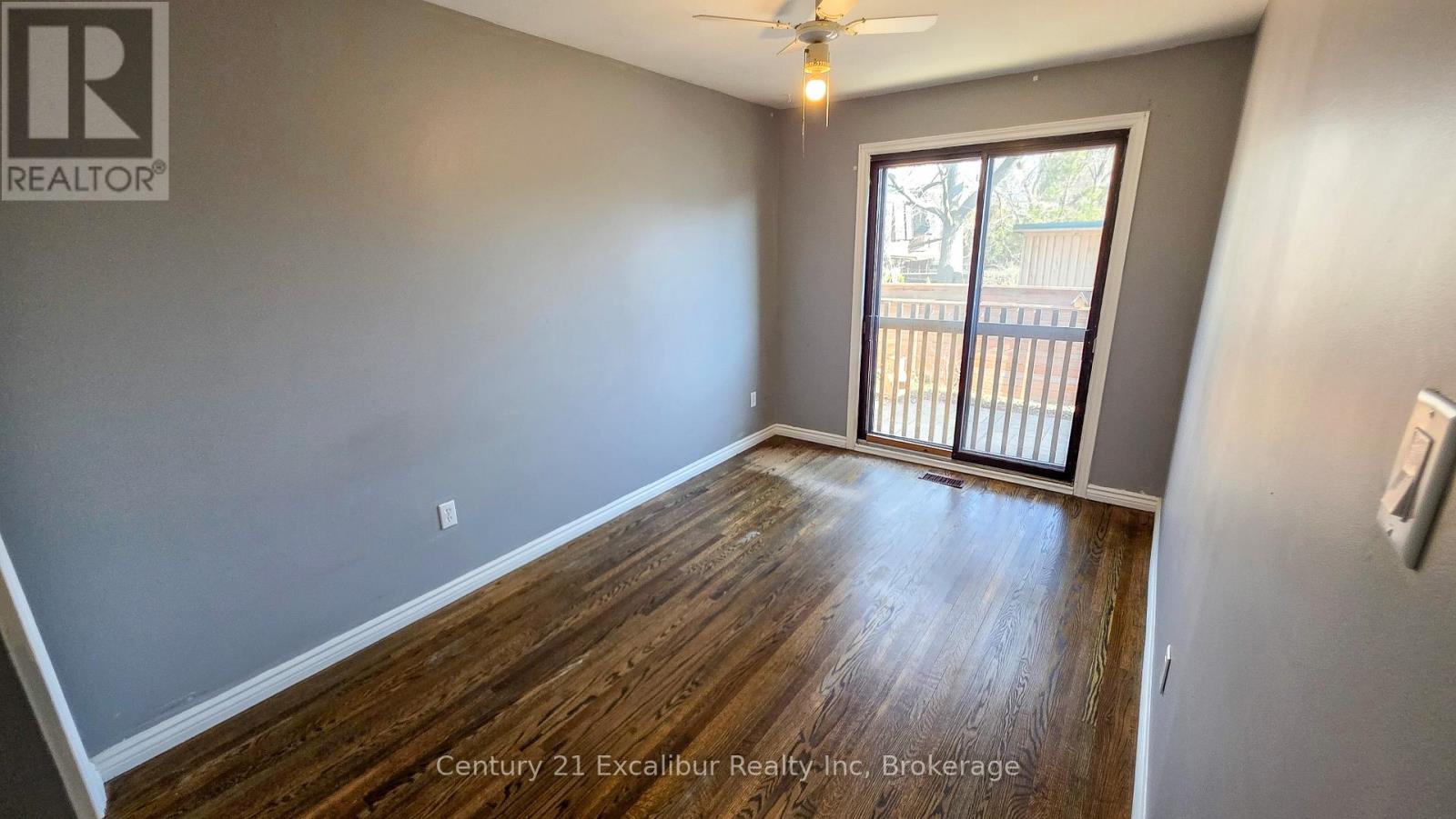 881 Lawrence Road, Hamilton, Ontario  L8K 2A4 - Photo 7 - X12973214