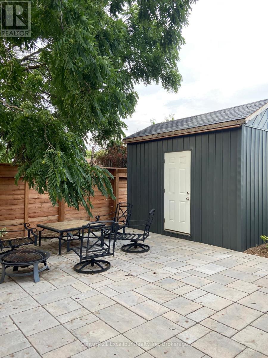 881 Lawrence Road, Hamilton, Ontario  L8K 2A4 - Photo 18 - X12973214