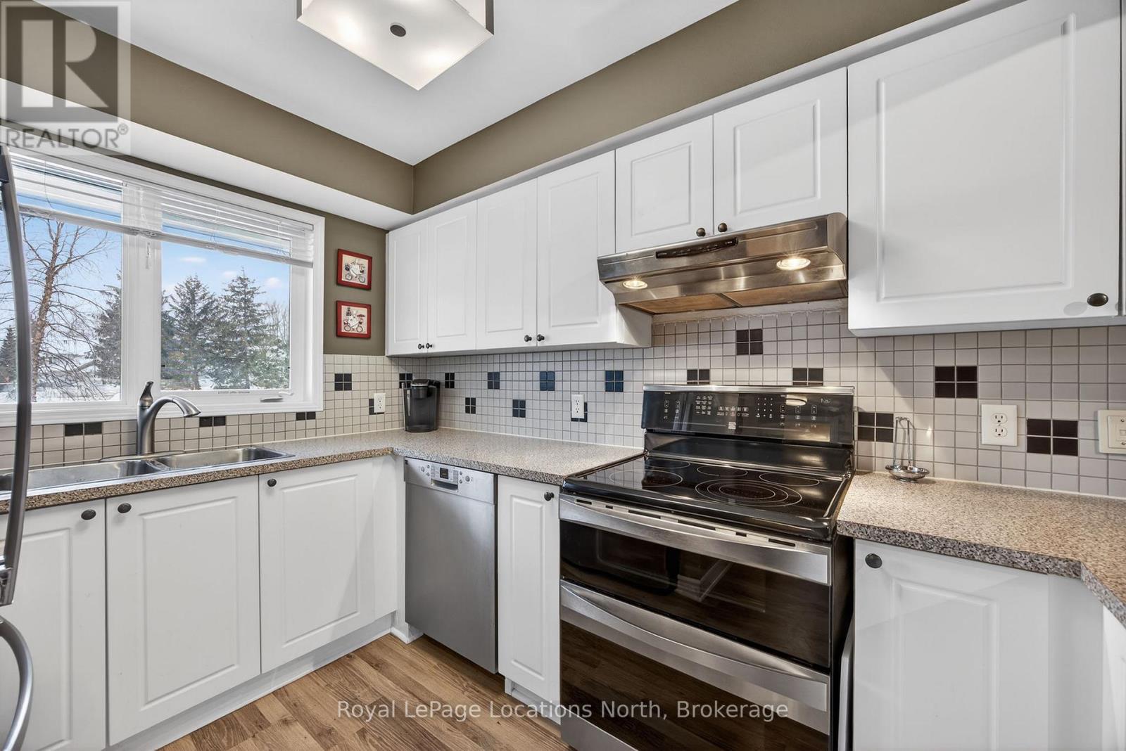 43 Sundial Court, Collingwood, Ontario  L9Y 5E5 - Photo 7 - S12739528