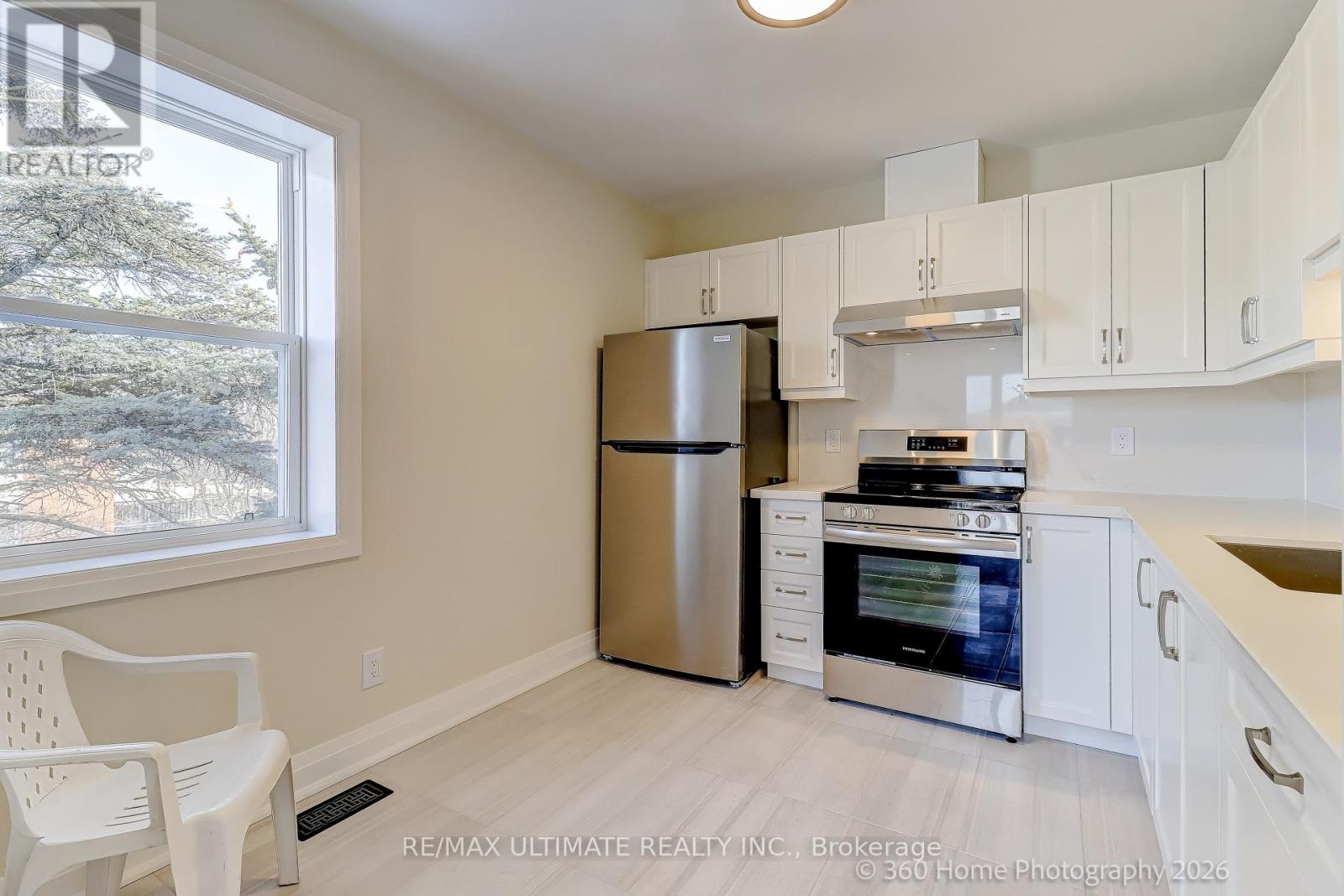 53 Virginia Avenue, Toronto, Ontario  M4C 3H3 - Photo 6 - E12831602