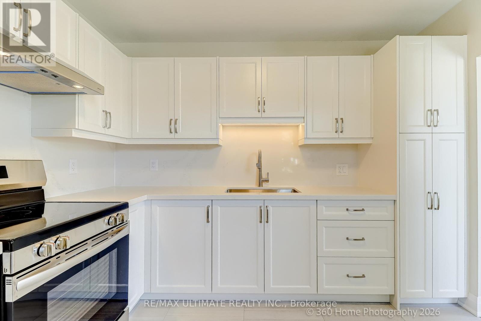 53 Virginia Avenue, Toronto, Ontario  M4C 3H3 - Photo 7 - E12831602