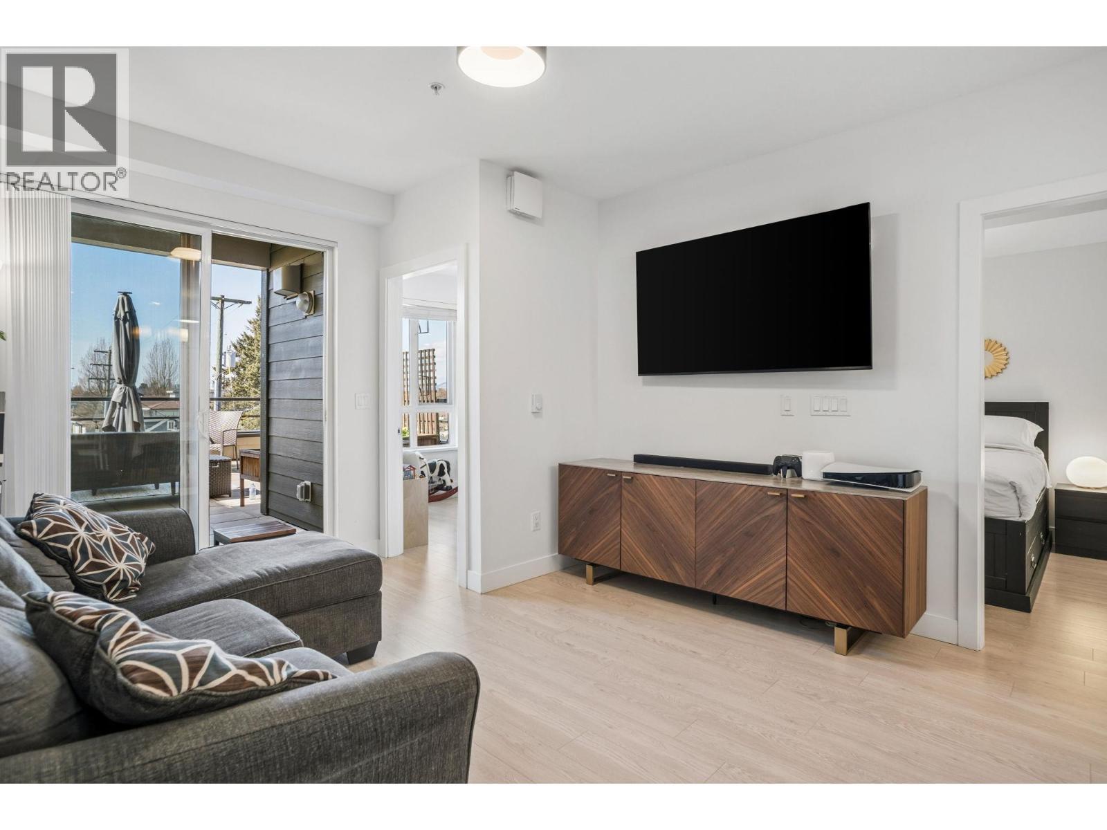 205 2889 E 1st Avenue, Vancouver, British Columbia V5M 0G2 - Photo 7 - R3110261