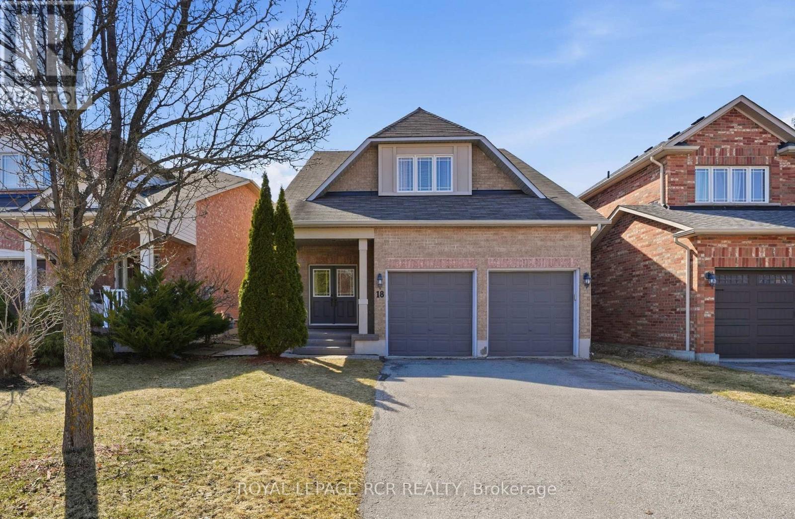 18 KERR LANE, Aurora, Ontario