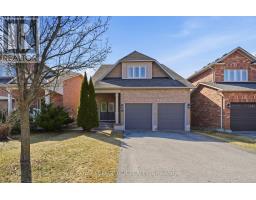 18 KERR LANE, Aurora, Ontario