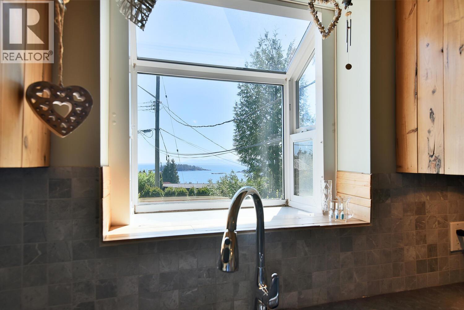 6508 Lynnwood Court, Sechelt, British Columbia  V7Z 0S9 - Photo 10 - R3110254