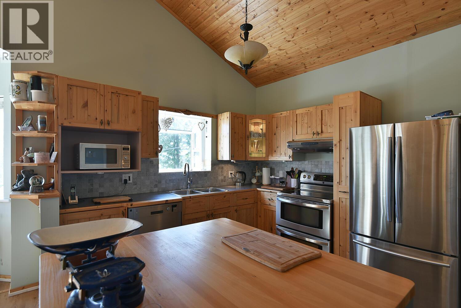 6508 Lynnwood Court, Sechelt, British Columbia  V7Z 0S9 - Photo 7 - R3110254