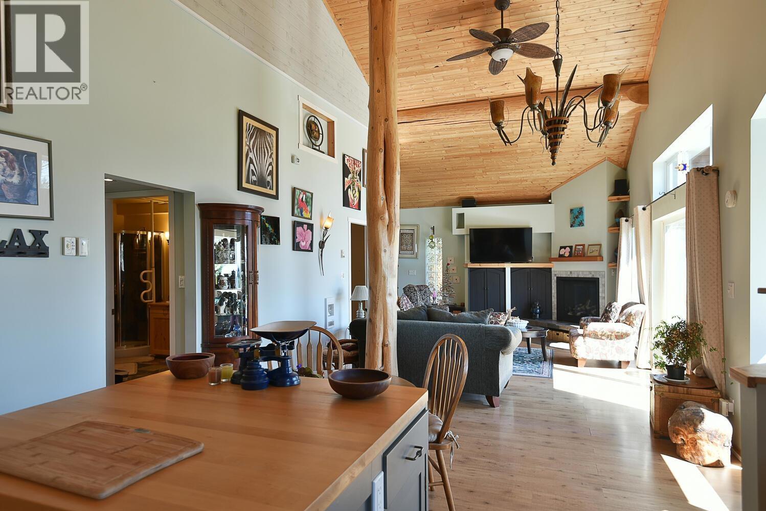 6508 Lynnwood Court, Sechelt, British Columbia  V7Z 0S9 - Photo 8 - R3110254