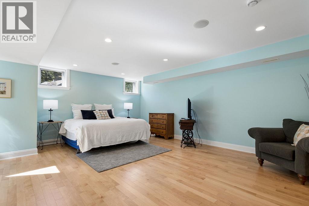 991 Hampshire Road, North Vancouver, British Columbia  V7R 1V1 - Photo 40 - R3110258