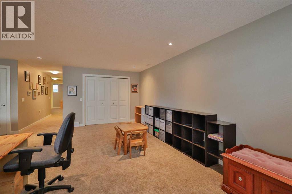 320 S 200 W, Raymond, Alberta  T0K 2S0 - Photo 35 - A2296274