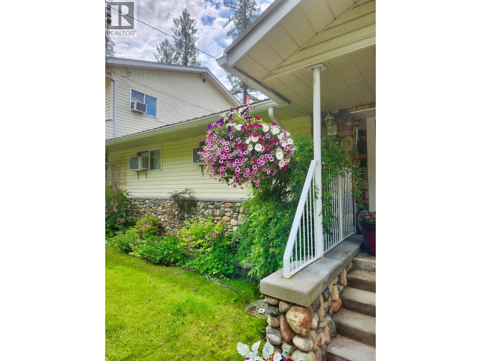 61 Kingsley Road, Christina Lake, British Columbia  V0H 1E2 - Photo 62 - 10382271