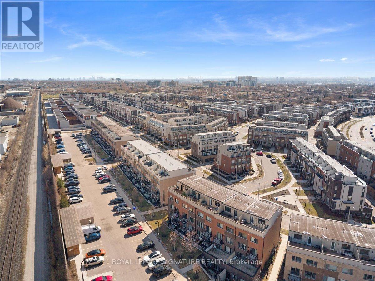 8 - 181 William Duncan Road, Toronto, Ontario  M3K 0B7 - Photo 34 - W12989570