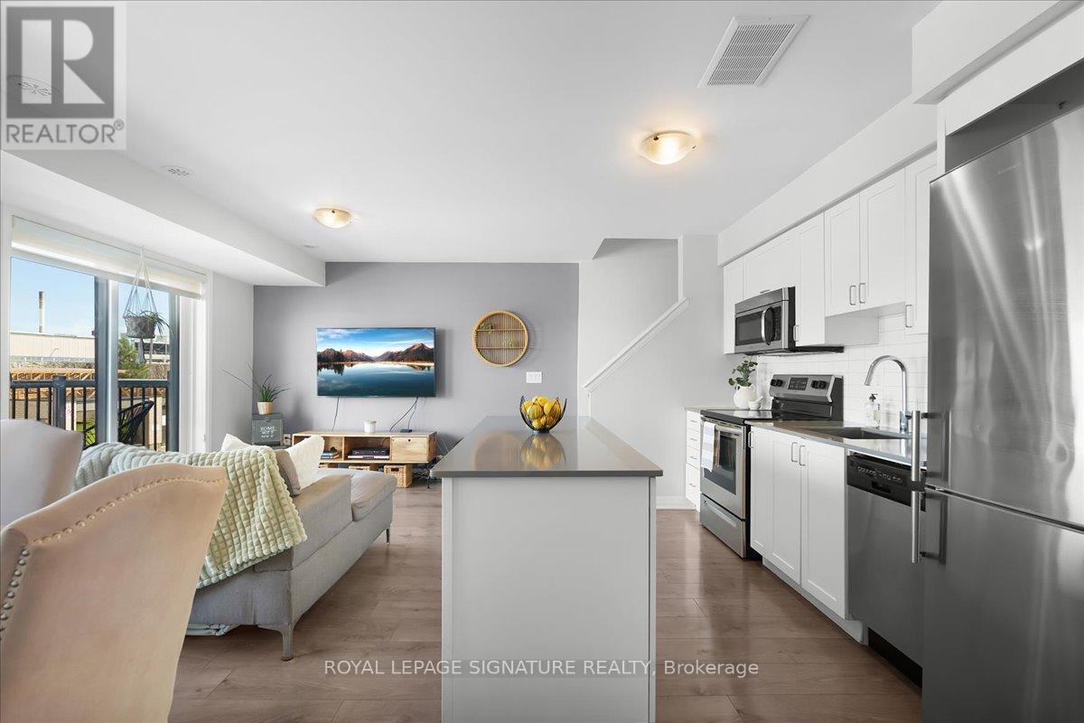 8 - 181 William Duncan Road, Toronto, Ontario  M3K 0B7 - Photo 4 - W12989570