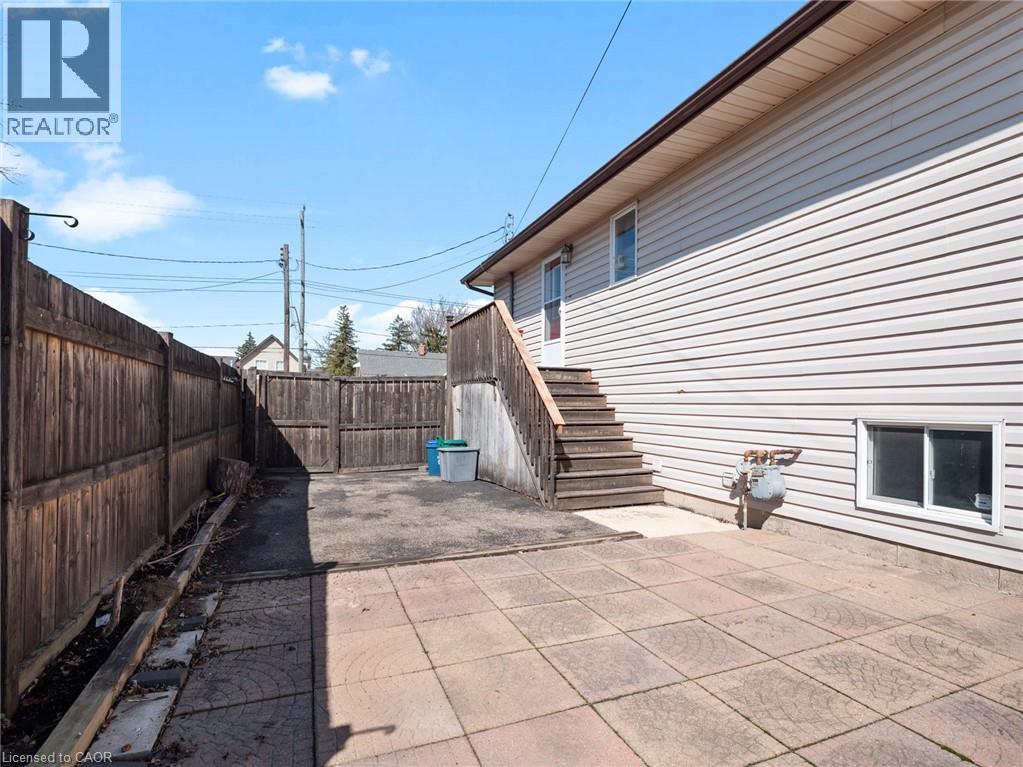 379 Southworth Street S, Welland, Ontario  L3B 2A1 - Photo 4 - 40805985