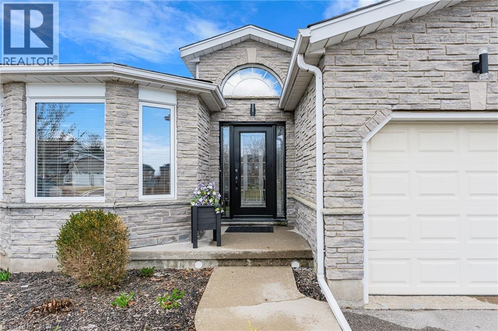 102 Nathan Court, Cambridge, Ontario  N1P 1C1 - Photo 3 - 40818483