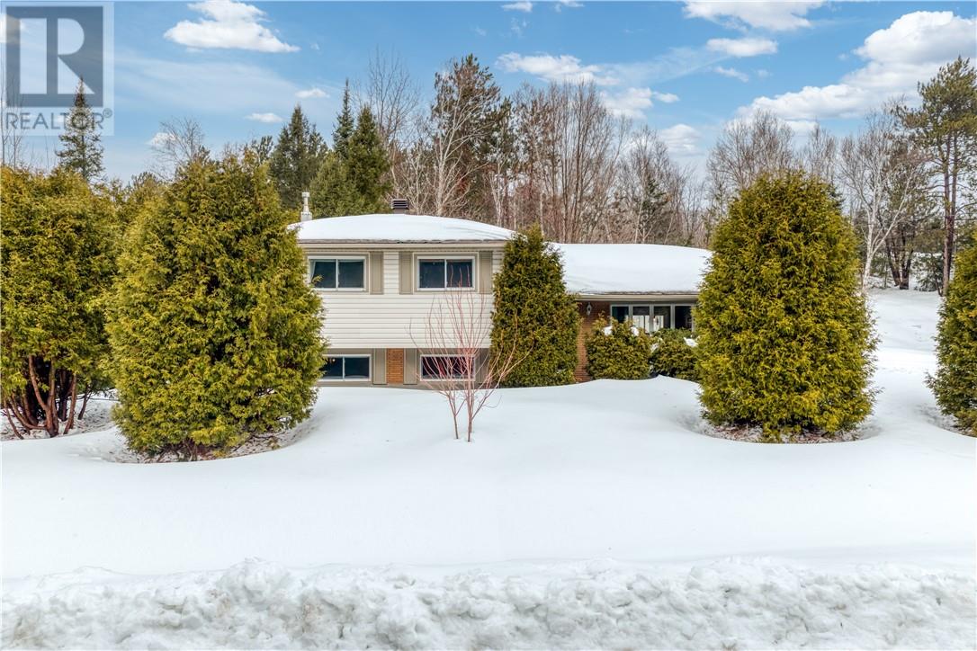 36 Ronald Crescent, Lively, Ontario  P3Y 1C9 - Photo 1 - 2127087