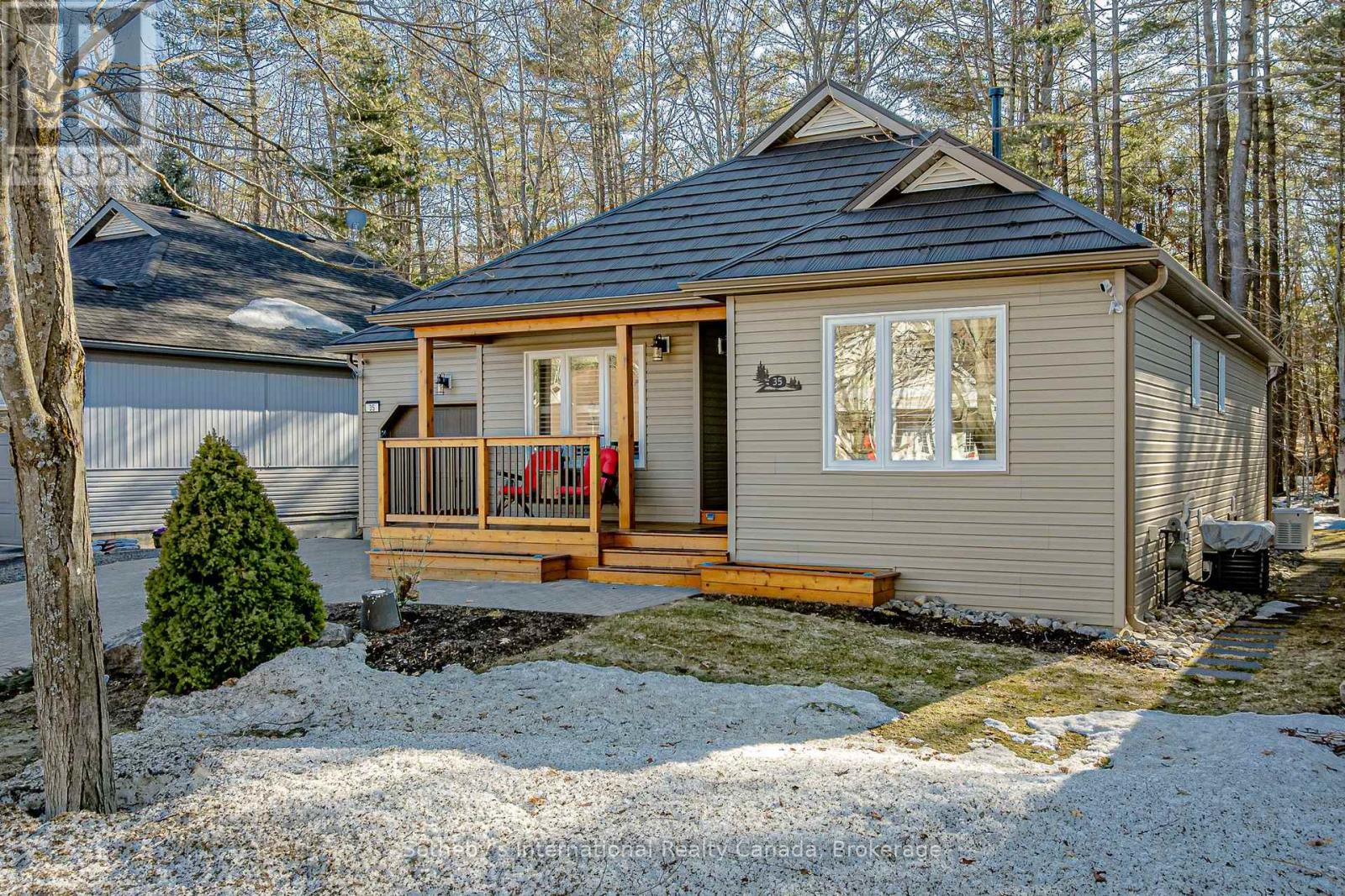 35 Pineridge Gate, Gravenhurst, Ontario  P1P 1Y4 - Photo 2 - X12991112