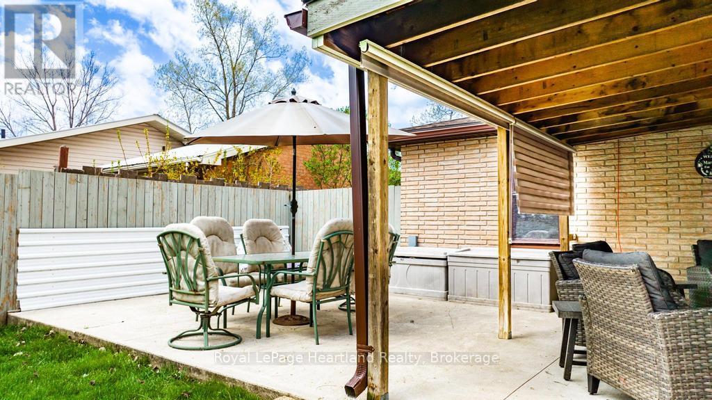 4 Ducharme Crescent, Bluewater, Ontario  N0M 1G0 - Photo 36 - X12991168