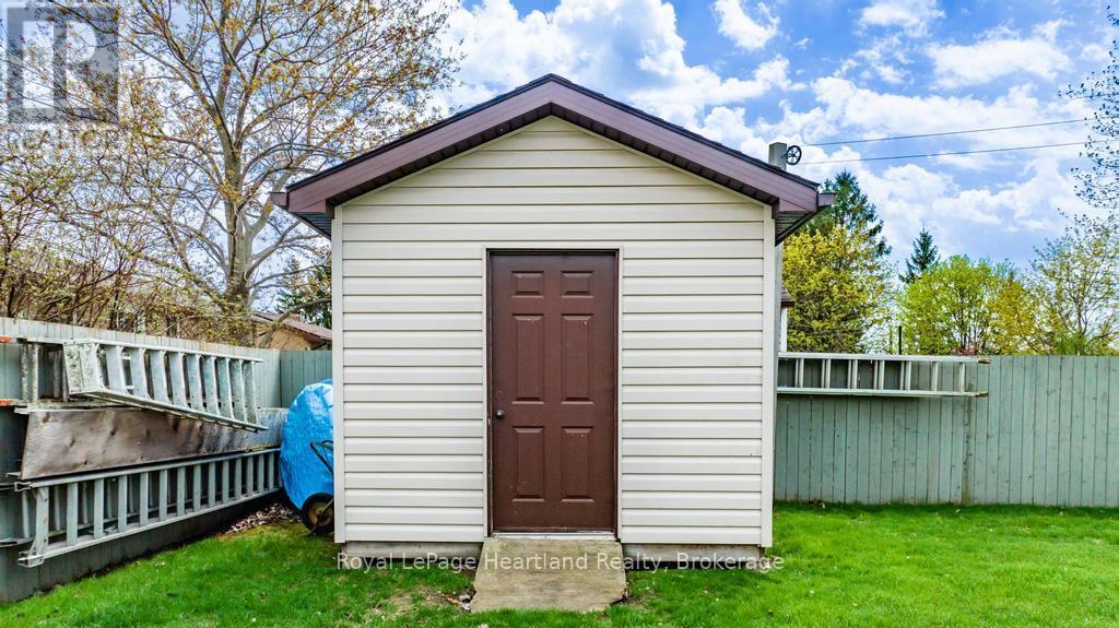 4 Ducharme Crescent, Bluewater, Ontario  N0M 1G0 - Photo 38 - X12991168