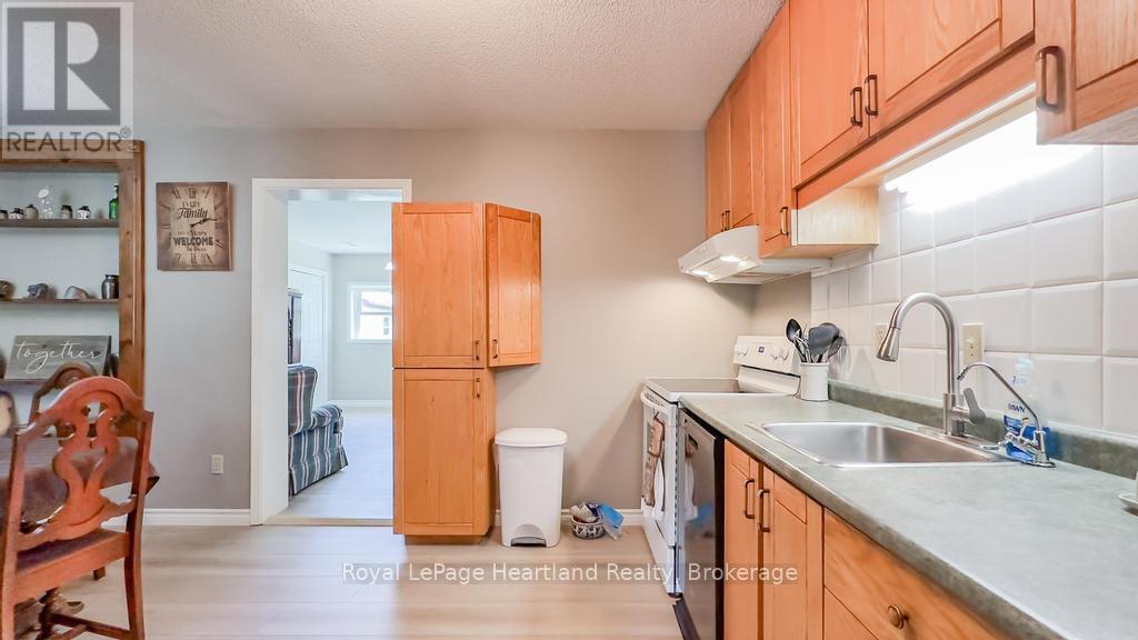 4 Ducharme Crescent, Bluewater, Ontario  N0M 1G0 - Photo 8 - X12991168