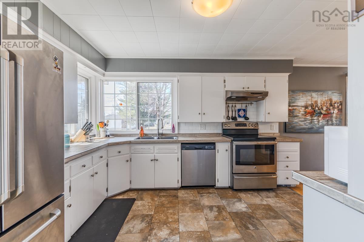 56 Regent Street, Amherst, Nova Scotia  B4H 3T1 - Photo 5 - 202607203
