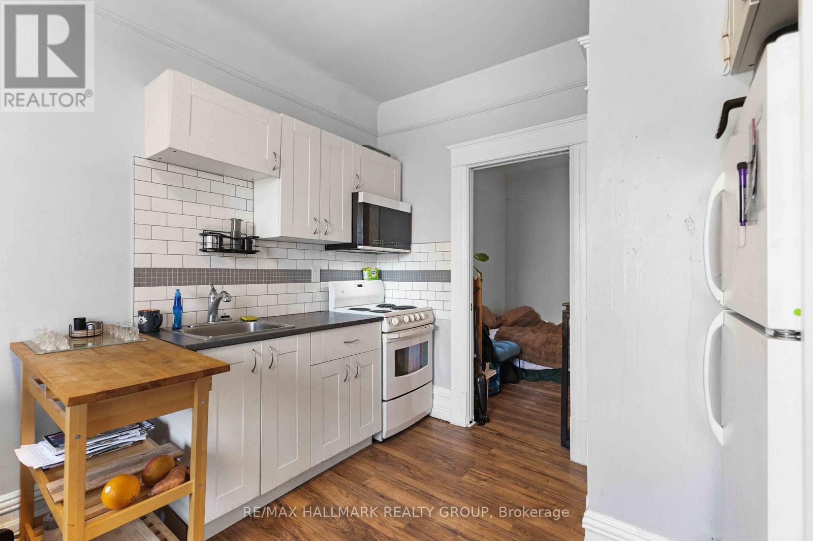 70 Anderson Street, Ottawa, Ontario  K1R 6T7 - Photo 3 - X12991104