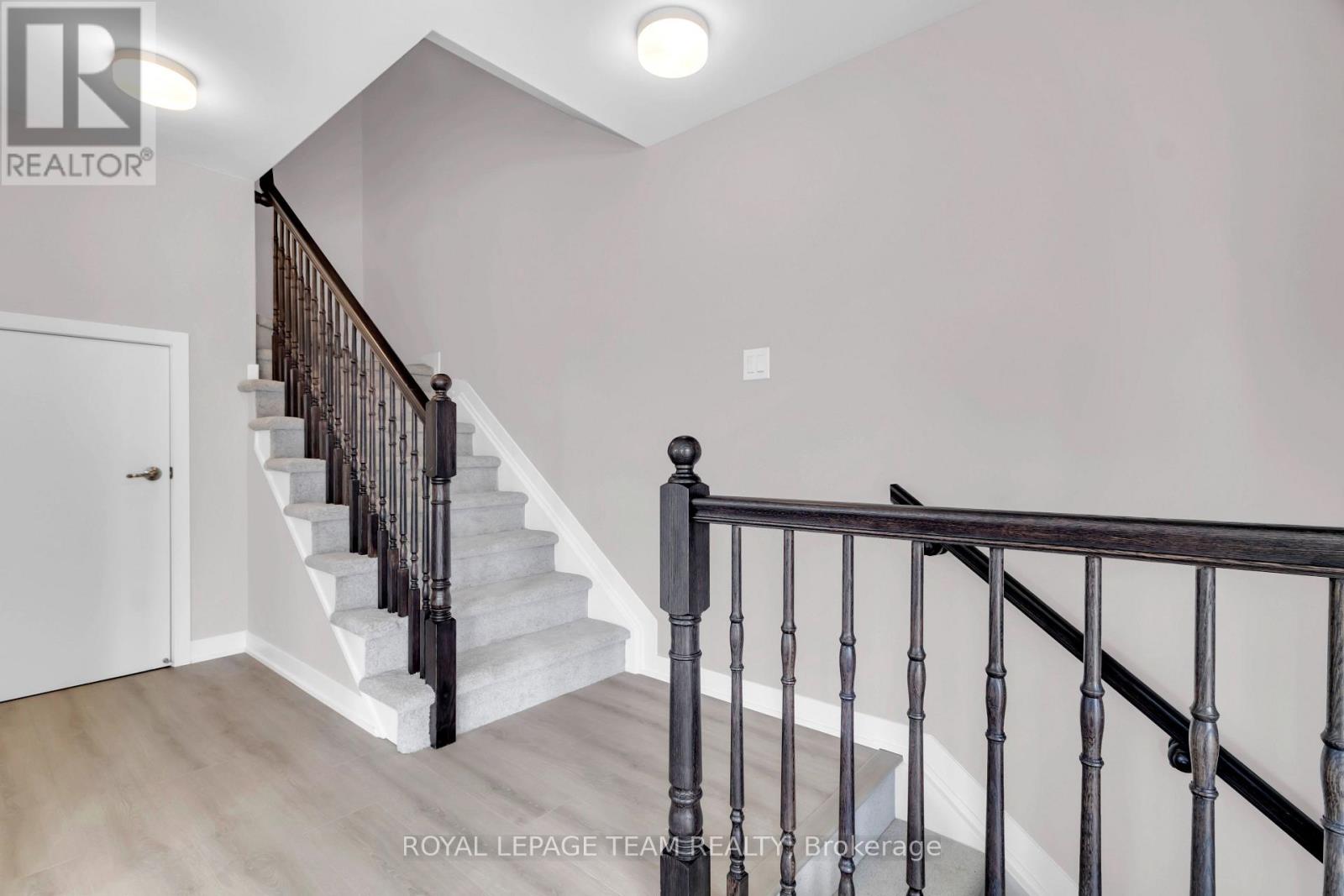 810 Parnian Private, Ottawa, Ontario  K2J 7K6 - Photo 2 - X12991128