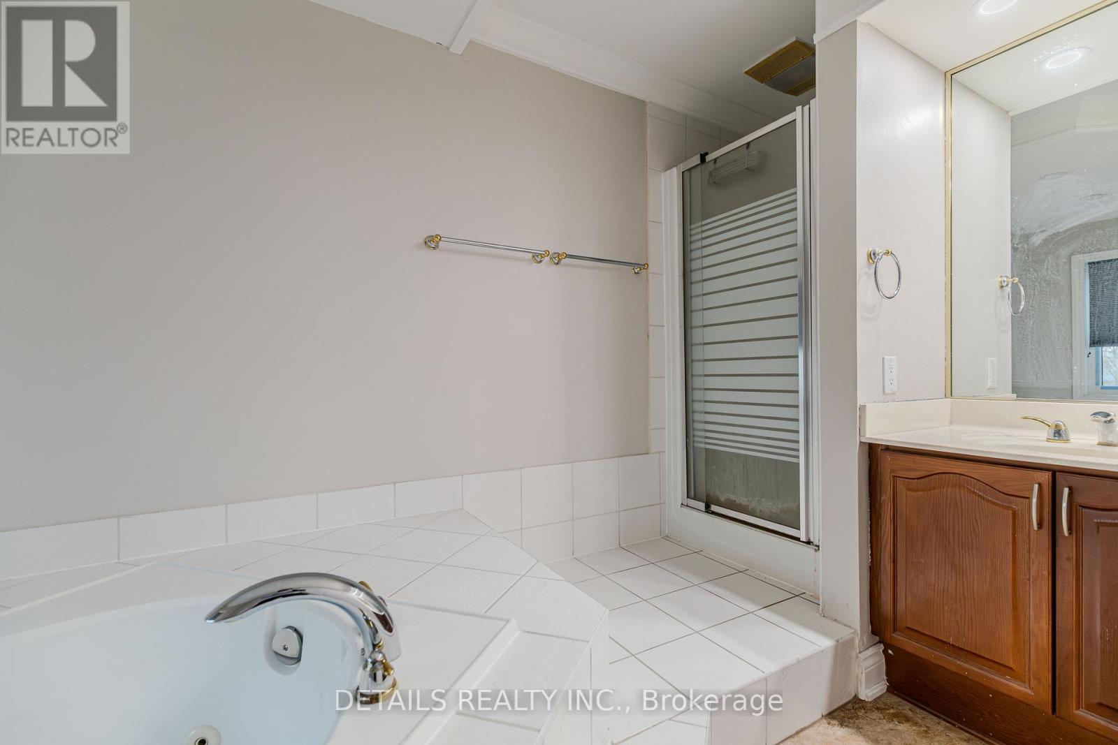42 Rosenfeld Crescent, Ottawa, Ontario  K2K 2L2 - Photo 20 - X12991188