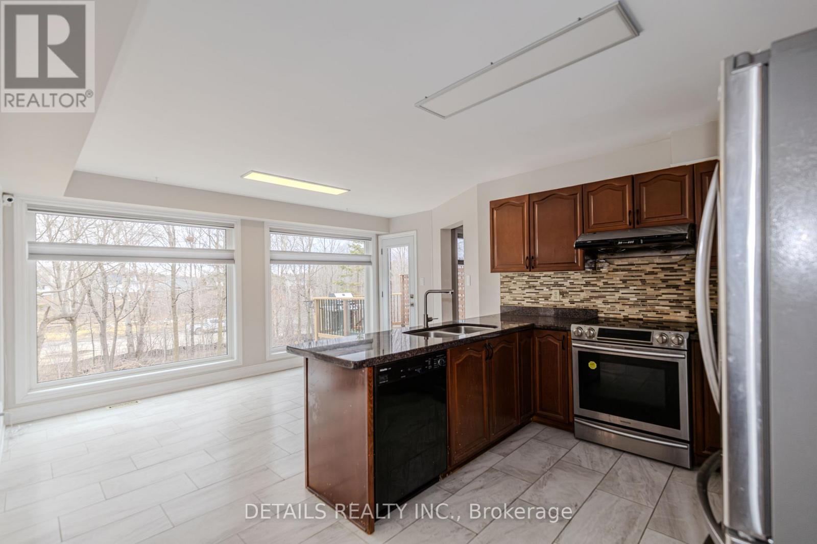 42 Rosenfeld Crescent, Ottawa, Ontario  K2K 2L2 - Photo 8 - X12991188