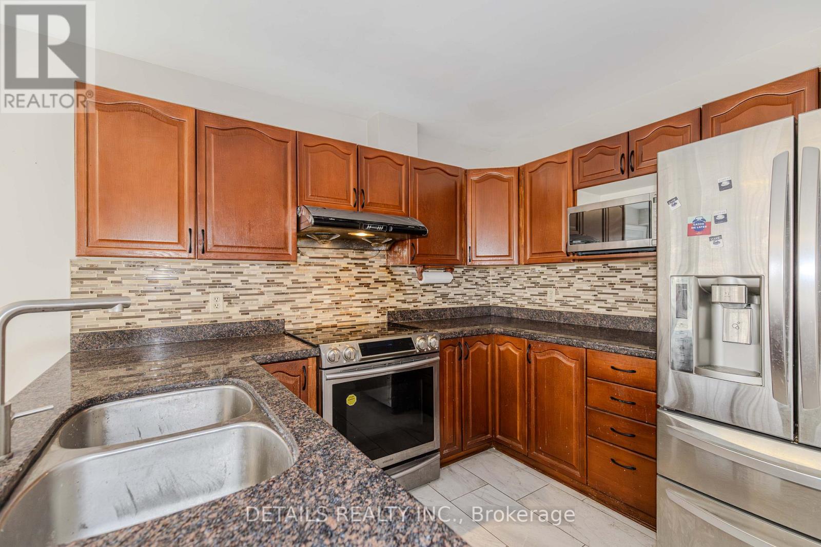 42 Rosenfeld Crescent, Ottawa, Ontario  K2K 2L2 - Photo 9 - X12991188