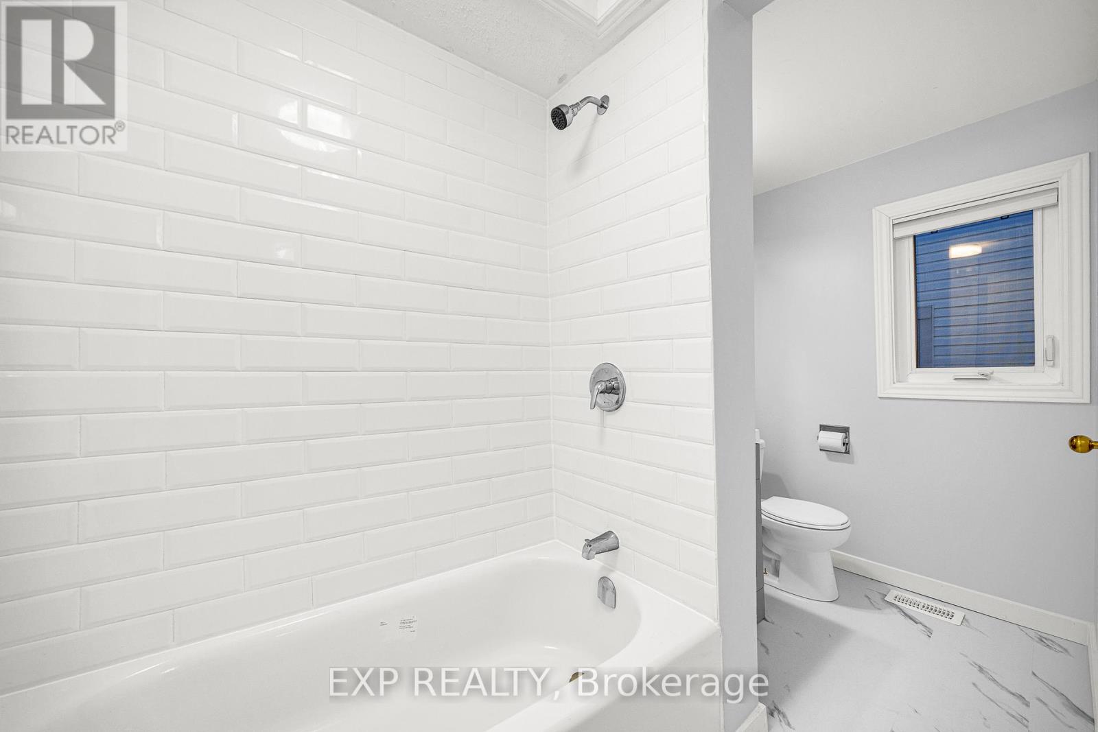 4 Huntersfield Drive, Ottawa, Ontario  K1T 3E4 - Photo 23 - X12991214