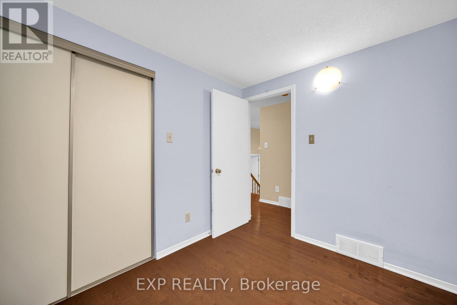 4 Huntersfield Drive, Ottawa, Ontario  K1T 3E4 - Photo 26 - X12991214