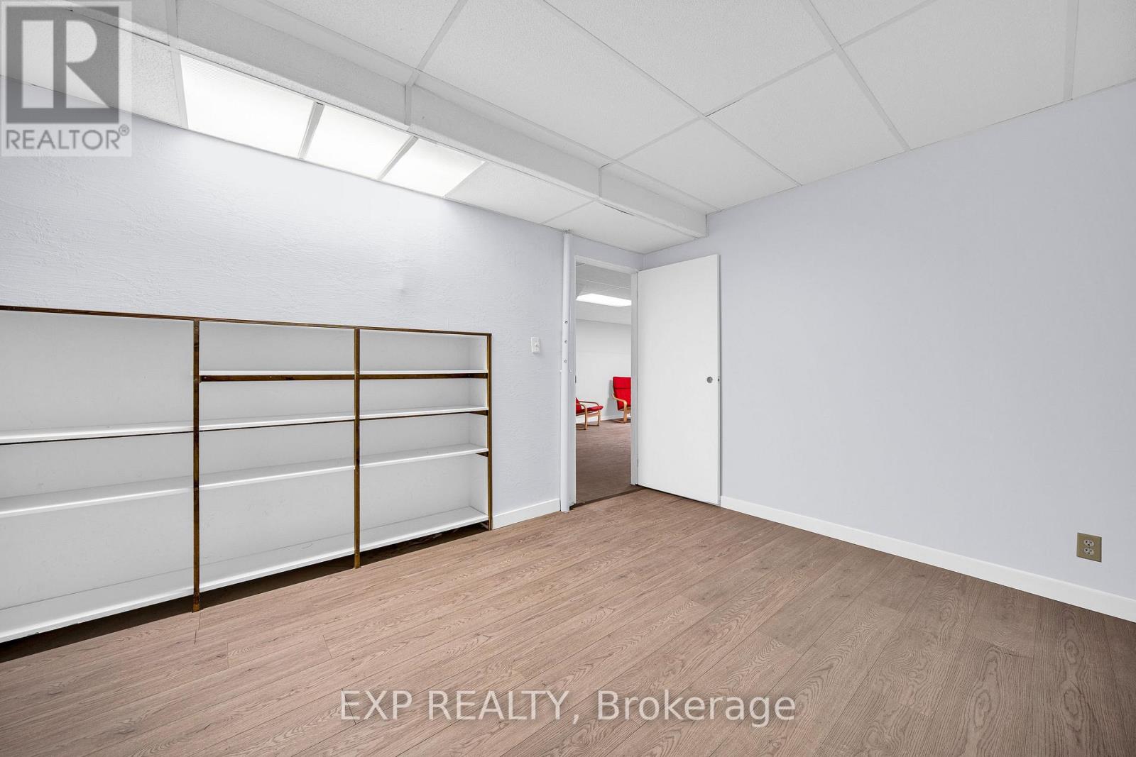 4 Huntersfield Drive, Ottawa, Ontario  K1T 3E4 - Photo 34 - X12991214