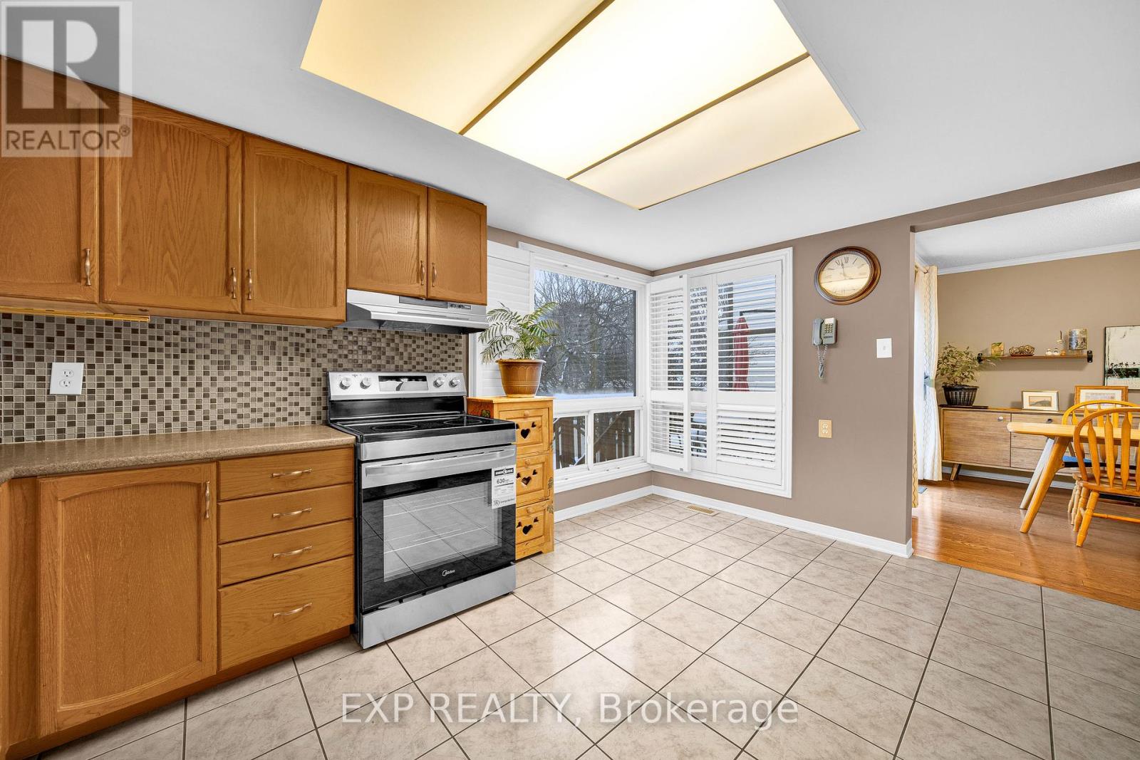 4 Huntersfield Drive, Ottawa, Ontario  K1T 3E4 - Photo 9 - X12991214