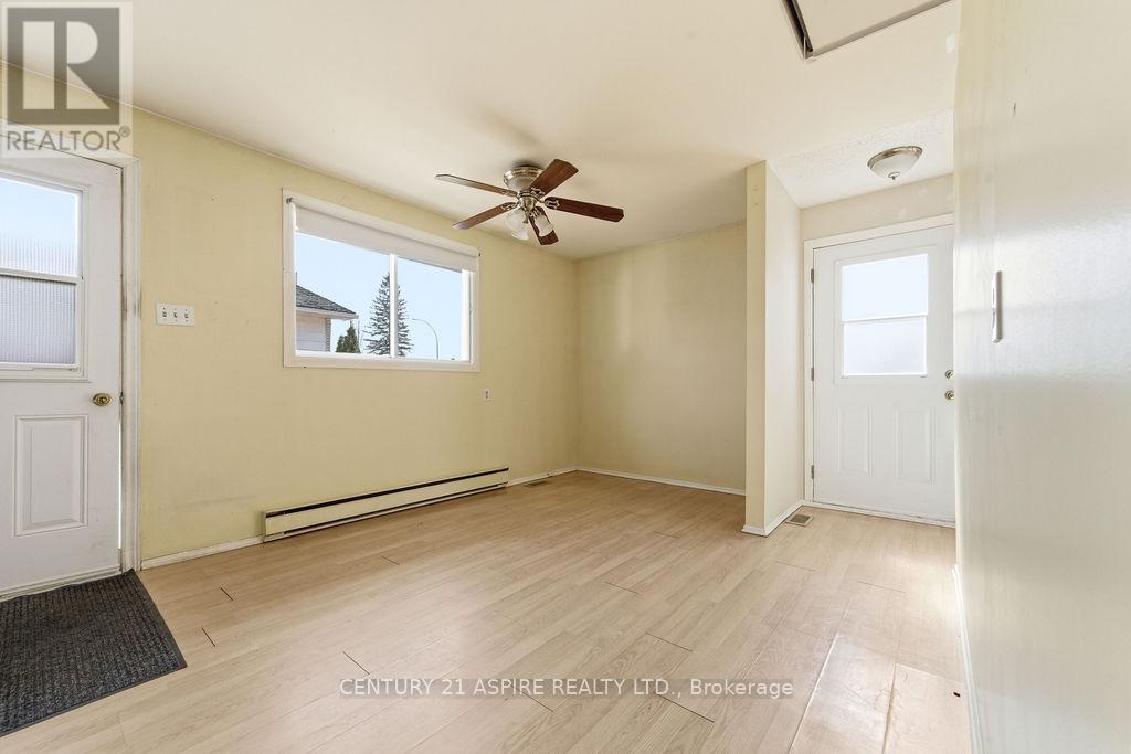 1147 Boundary Road W, Pembroke, Ontario  K8A 7T9 - Photo 11 - X12991098