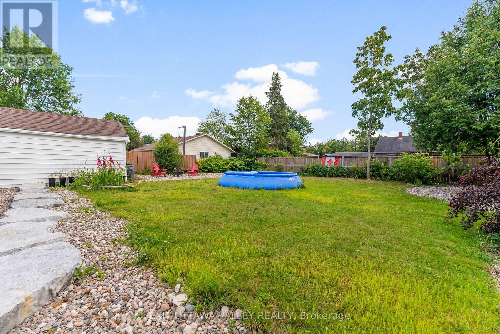 329 Third Avenue, Pembroke, Ontario  K8A 5G5 - Photo 12 - X12991120