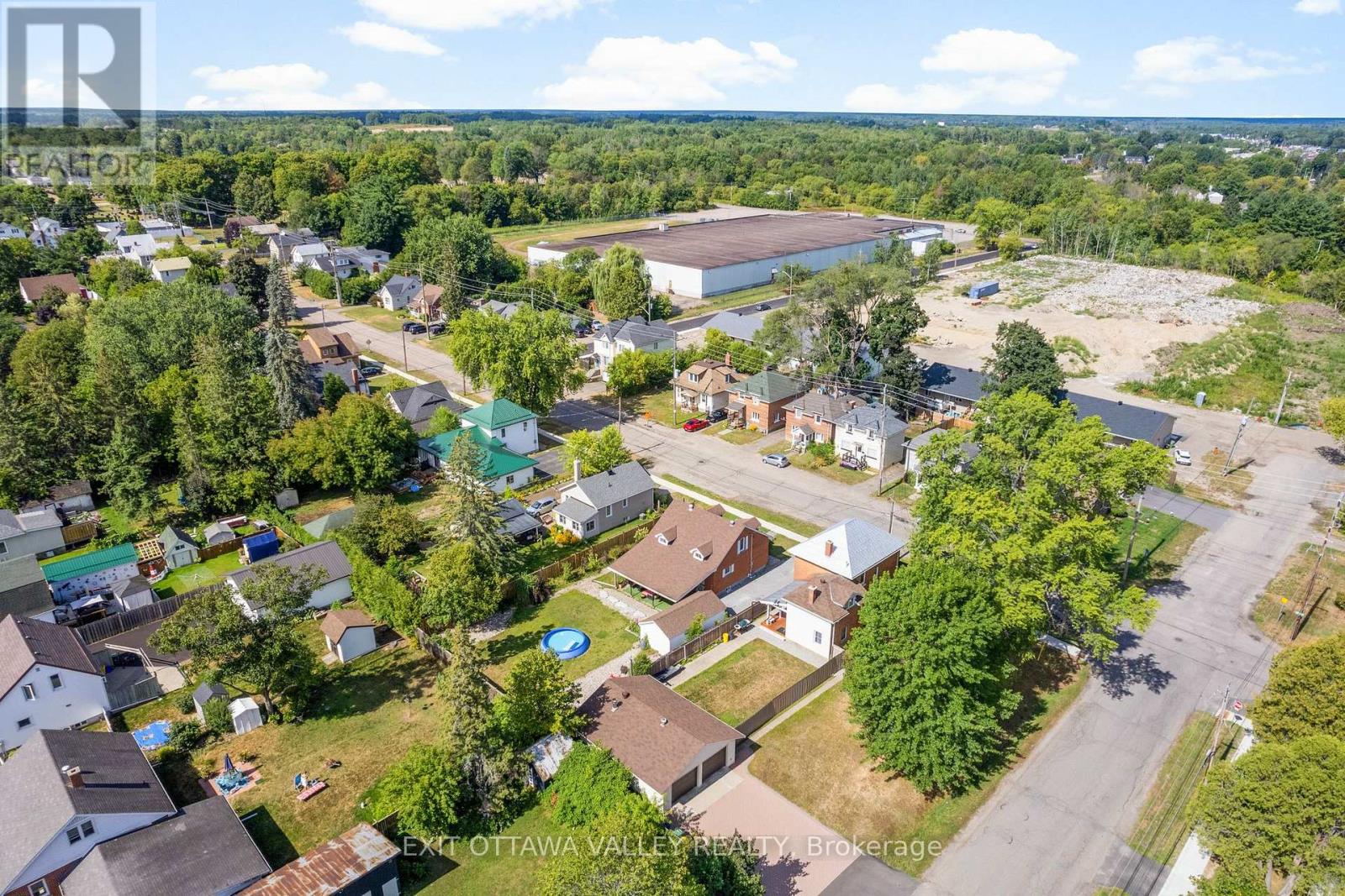 329 Third Avenue, Pembroke, Ontario  K8A 5G5 - Photo 20 - X12991120