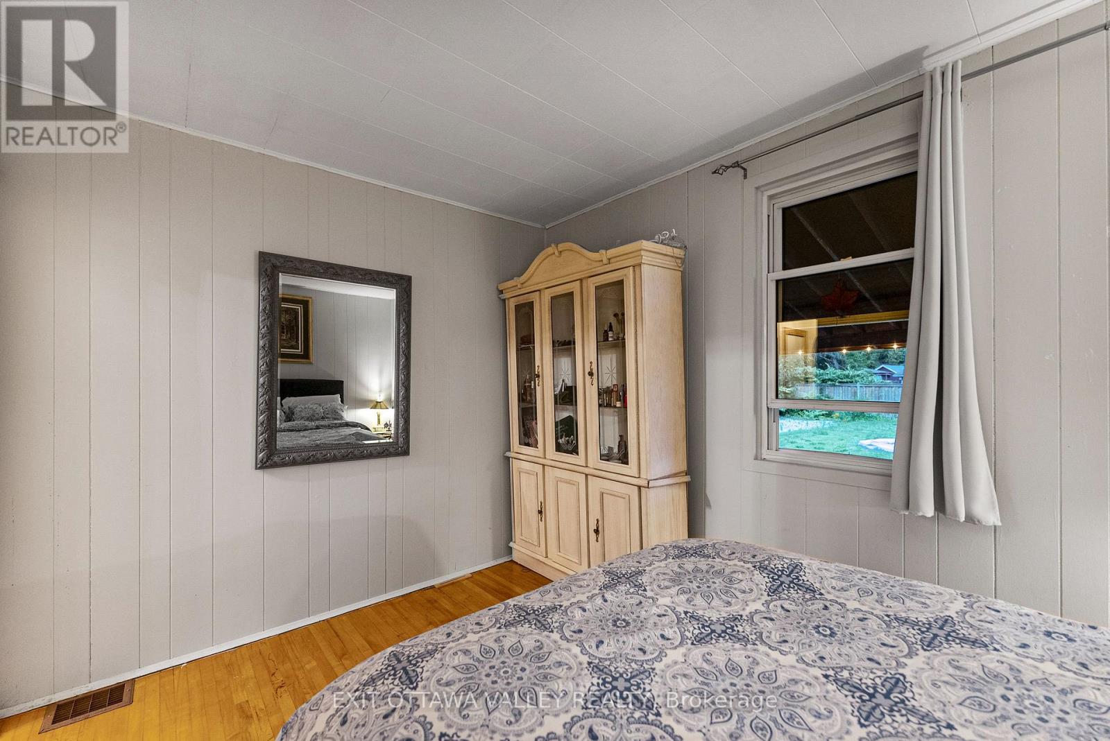 329 Third Avenue, Pembroke, Ontario  K8A 5G5 - Photo 23 - X12991120