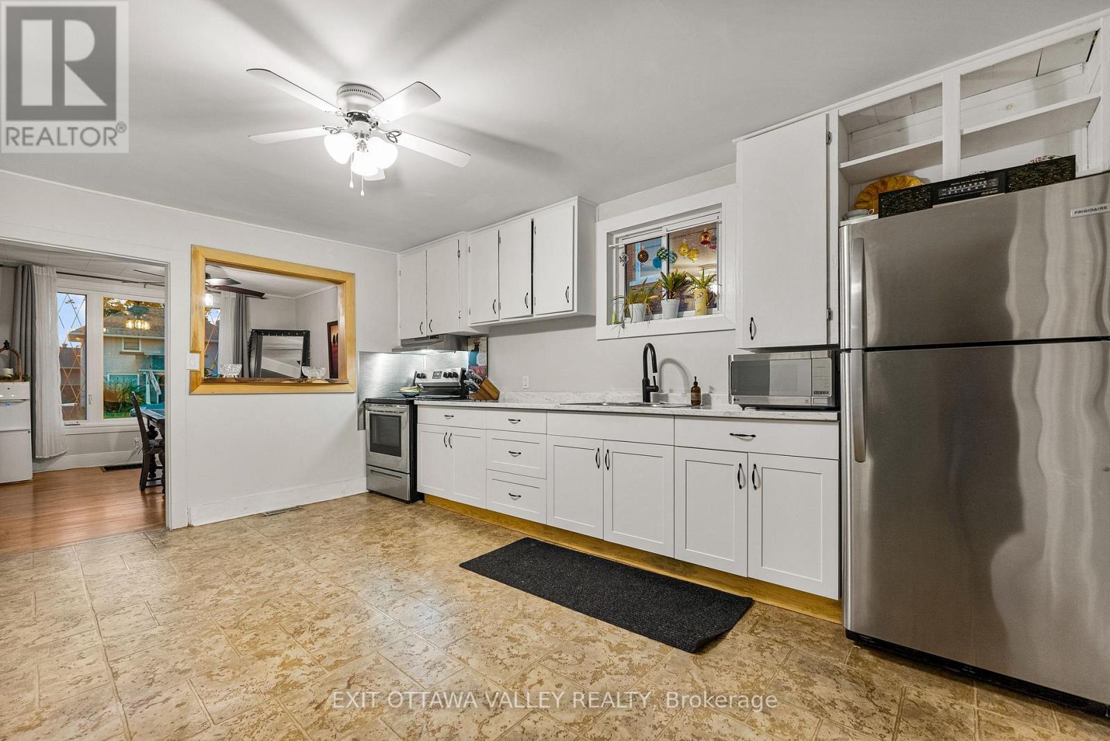 329 Third Avenue, Pembroke, Ontario  K8A 5G5 - Photo 32 - X12991120