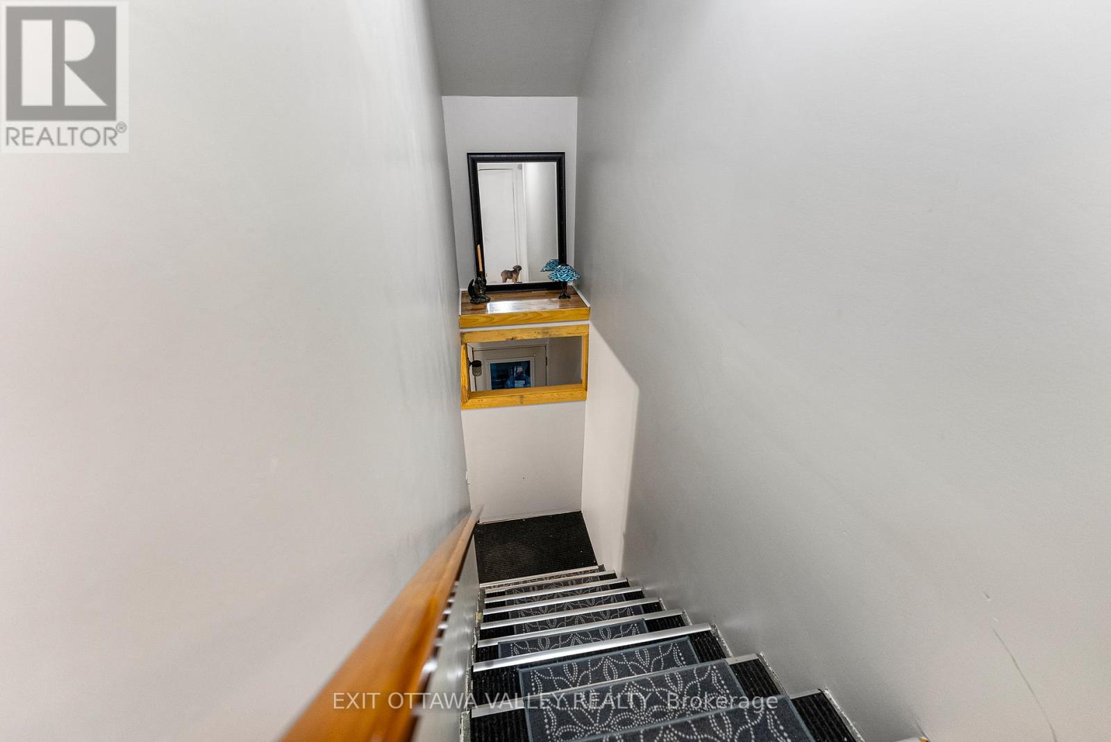 329 Third Avenue, Pembroke, Ontario  K8A 5G5 - Photo 37 - X12991120