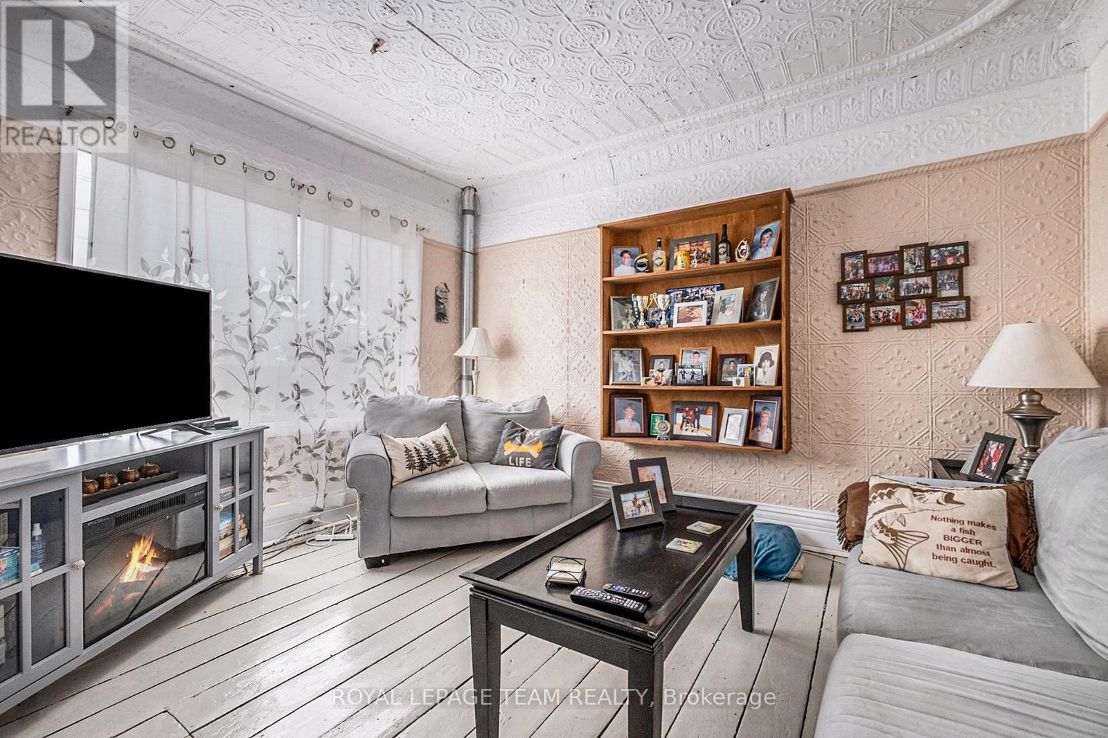 10296 Marionville Road, North Dundas, Ontario K4R 1E5 - Photo 8 - X12983772