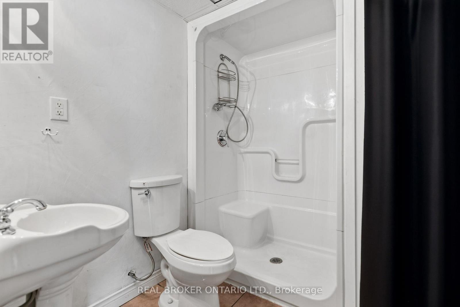 379 Southworth Street S, Welland, Ontario  L3B 2A1 - Photo 16 - X12798254