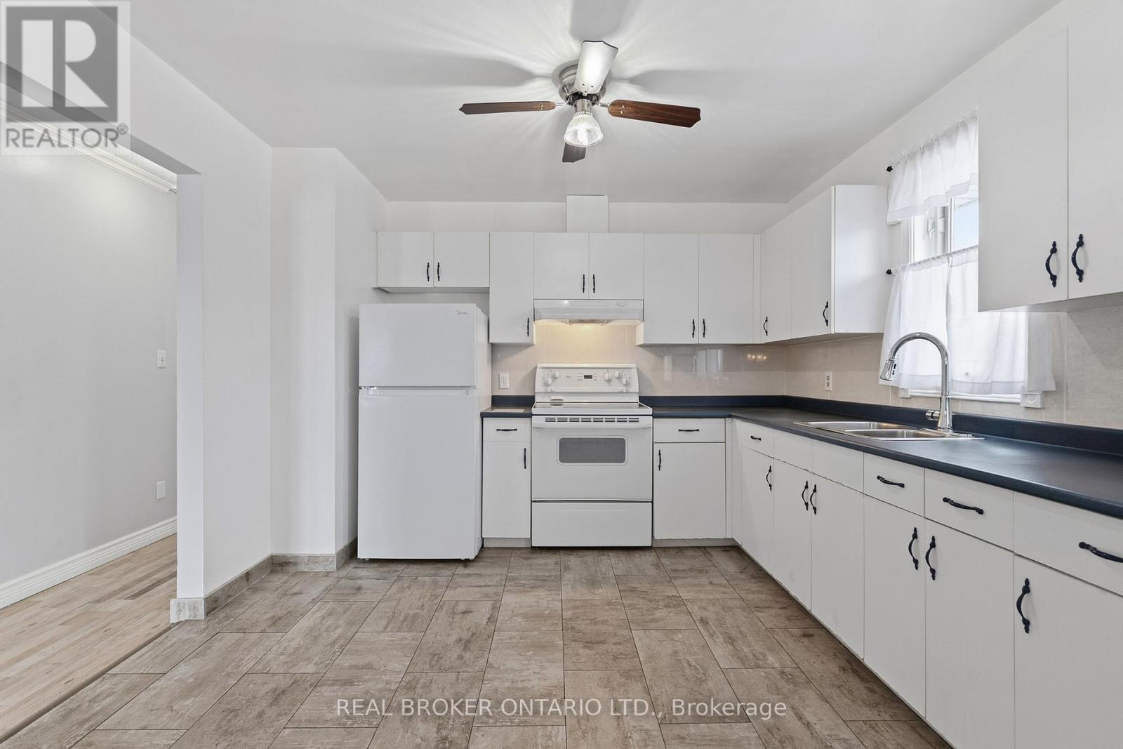 379 Southworth Street S, Welland, Ontario  L3B 2A1 - Photo 10 - X12798254