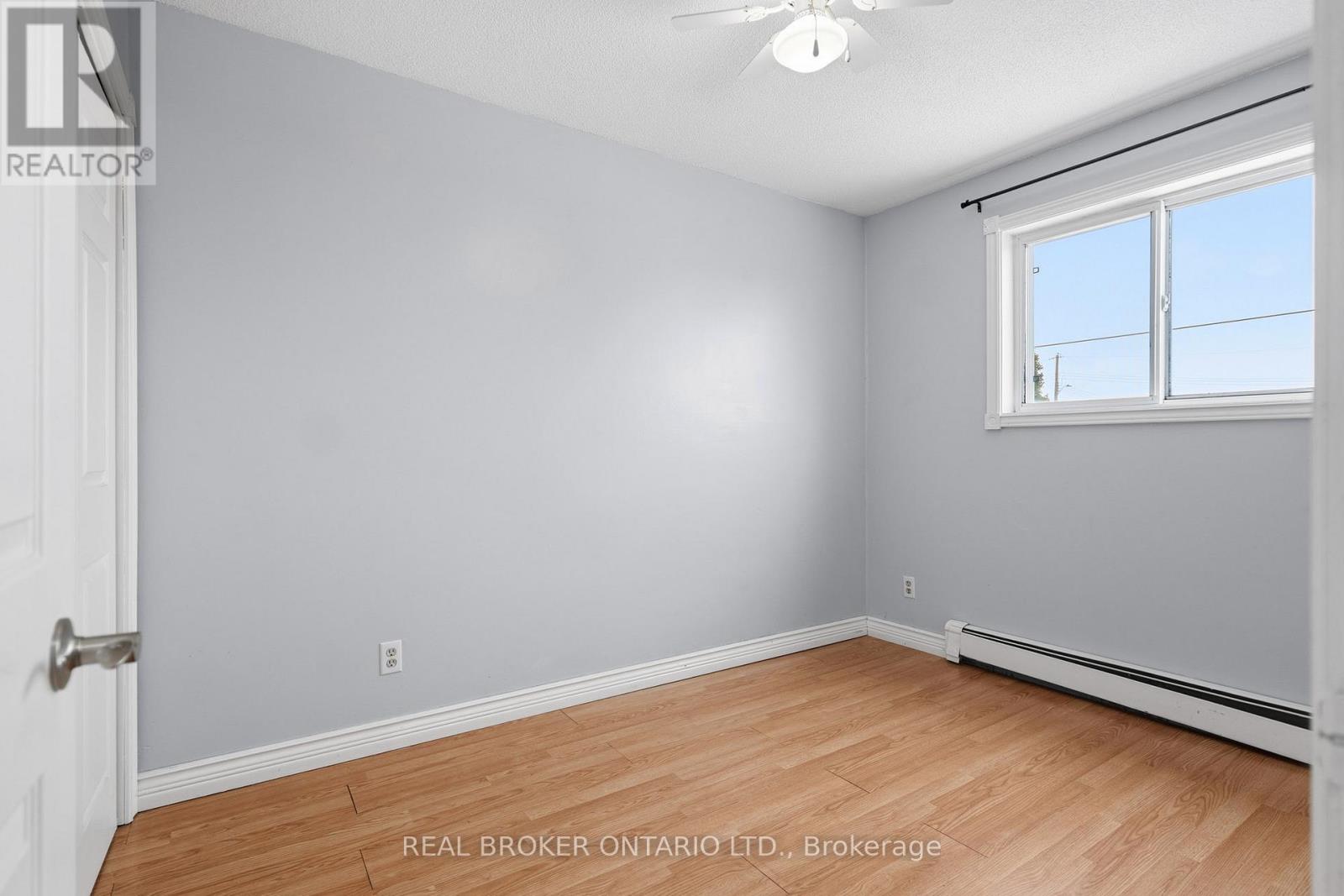 379 Southworth Street S, Welland, Ontario  L3B 2A1 - Photo 22 - X12798254