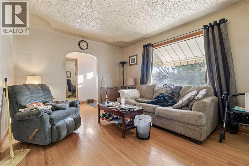 450 34 Avenue Nw, Calgary, Alberta  T2K 0B8 - Photo 5 - A2278193