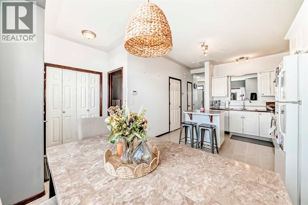 69 Abel Close, Red Deer, Alberta  T4R 2Y2 - Photo 5 - A2300797