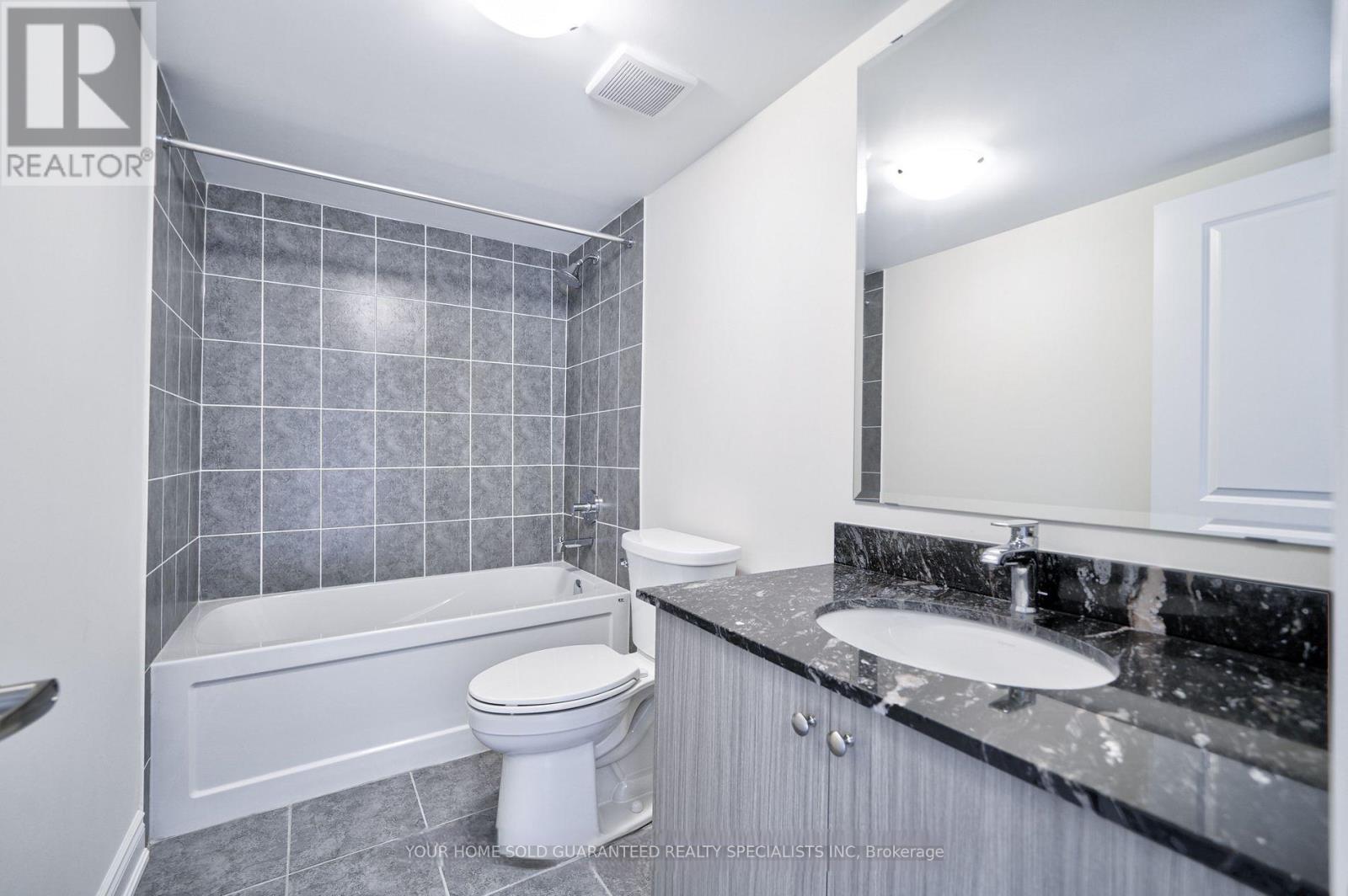 14 Bennington Road, Newmarket, Ontario  L3X 0M8 - Photo 5 - N12988006