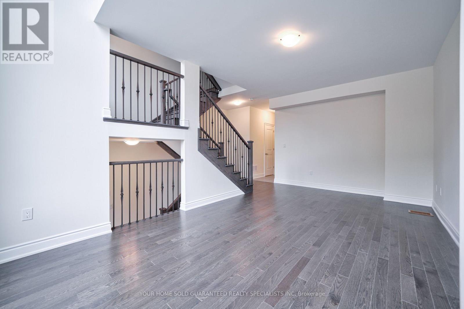 14 Bennington Road, Newmarket, Ontario  L3X 0M8 - Photo 9 - N12988006