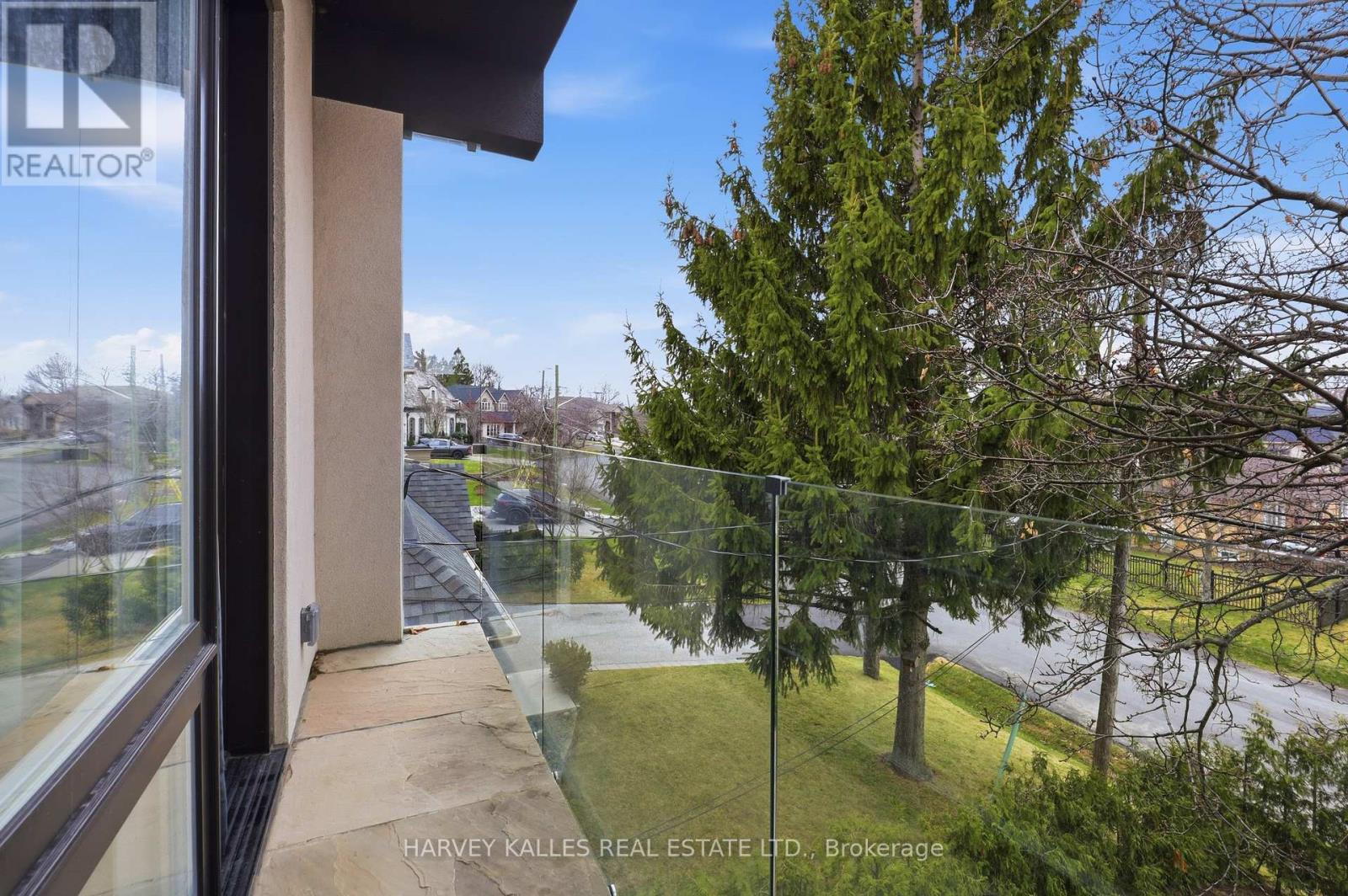 46 Ravenscrest Drive, Toronto, Ontario  M9B 5M7 - Photo 23 - W12989518